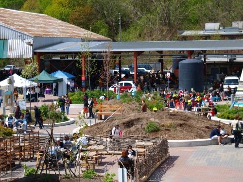 Farmer's Market moves outside - May 5, 2012