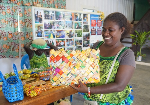 Transforming Plastic Waste into Works of Art in the Solomon Islands